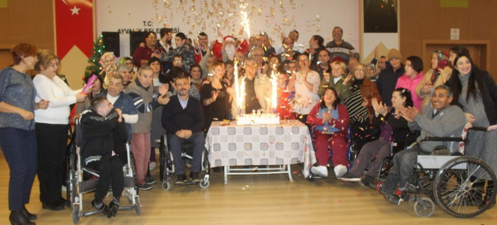 Balıkesir Ayvalık’ta engellilerin 20. yaş sevinci
