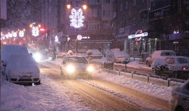 Nevşehir güne karla başladı...