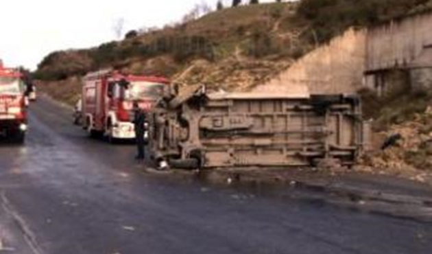 Trabzon’da yolcu minibüsü dereye uçtu: 8 yaralı
