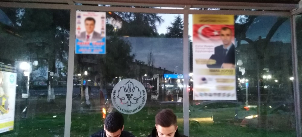 Manisa Zabıtadan izinsiz ilan ve reklam denetimi