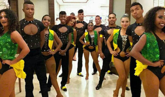 Kolombiyalı dansçılar ülkelerine döndü