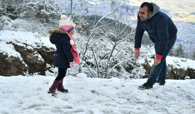 Manisa Spil Dağı'nda kar keyfi