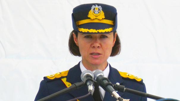 Türk Yıldızları'nın komutanı artık bir kadın pilot!