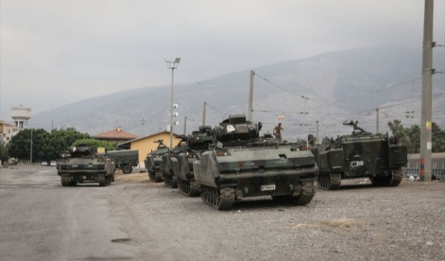 Hatay sınıra askeri sevkiyat
