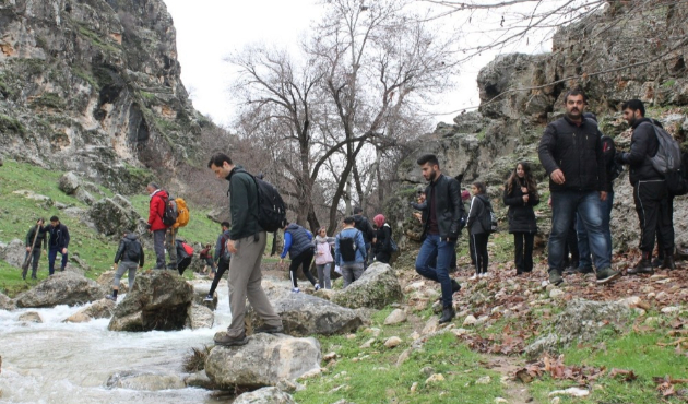 Adıyaman'da üniversite öğrencilerinden doğa etkinliği