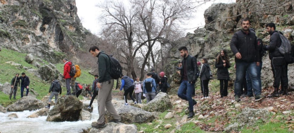 Adıyaman'da üniversite öğrencilerinden doğa etkinliği