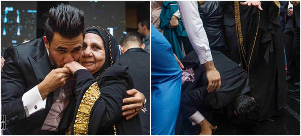 İmzayı attı, annesinin ayağını öptü!