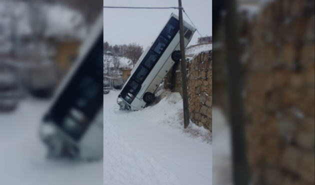 Aksaray'da yolcu otobüsü 6 metrelik duvardan düştü: 1 yaralı