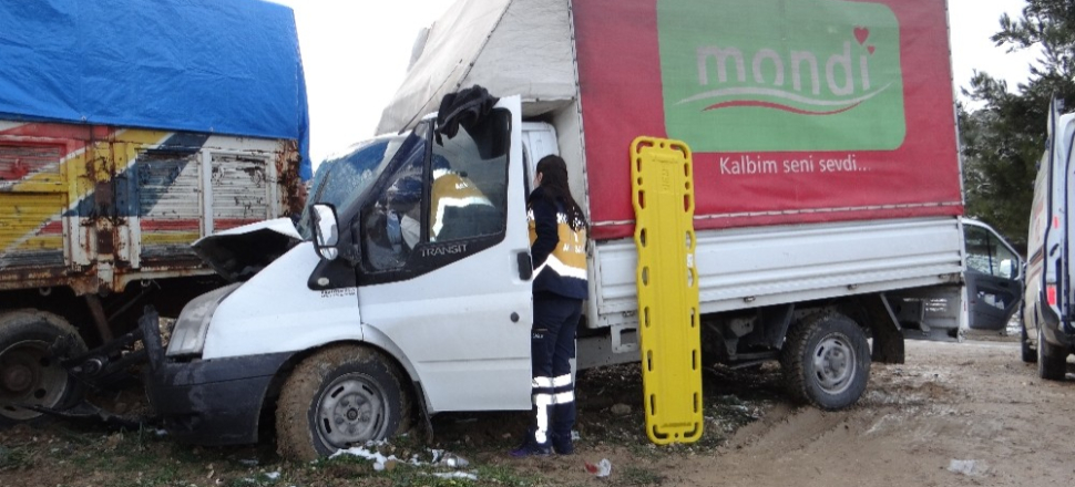Bilecik’te feci kaza 2 kişi yaralı