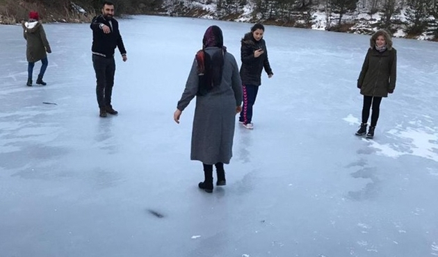 Yozgat'ta gölet buz kapladı