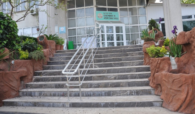 Balıkesir'de öğretmenevine tadilat yapılıyor