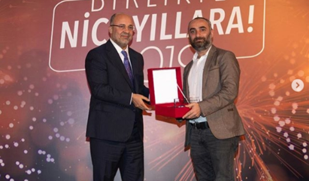 İsmail Saymaz'a ''En çok konuşulan haber'' ödülü!