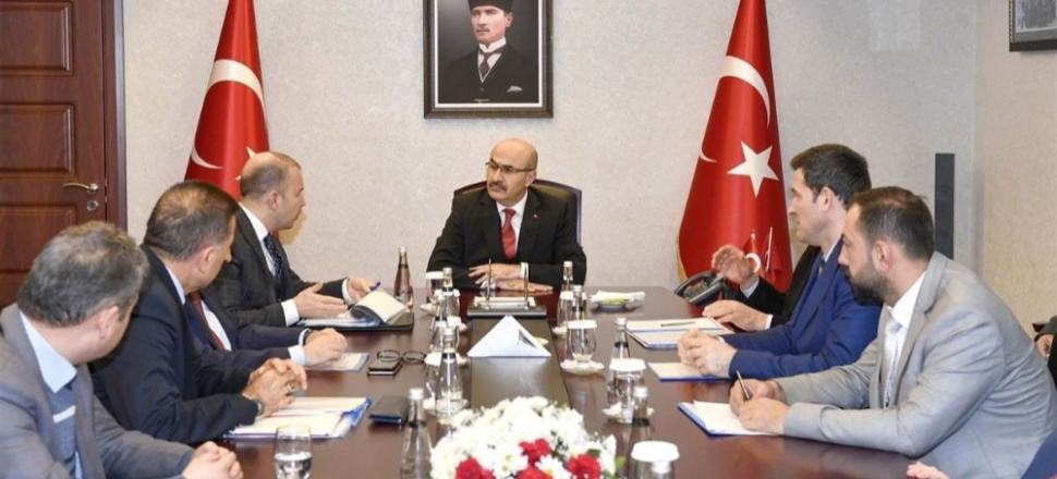 Adana'da Vali Demirtaş: "Metruk binalar biran evvel yıkılmalı"