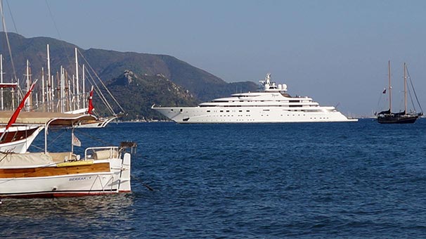 Dünyanın en büyük 10 yatından biri Marmaris'te