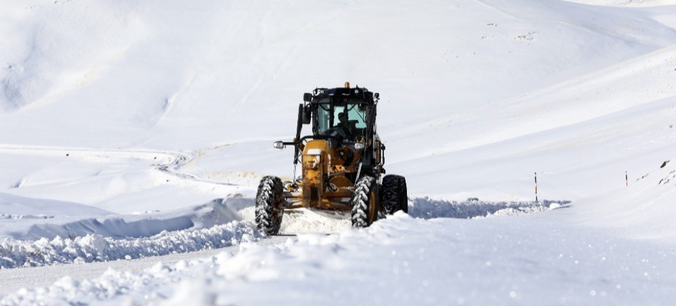 Van’da 264 yerleşim yeri ulaşıma kapandı