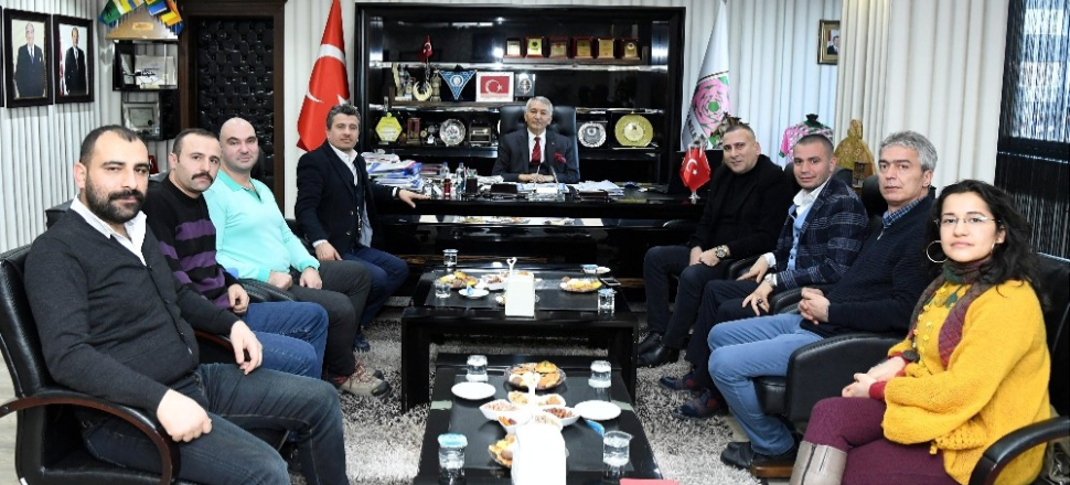 Isparta'da Yusuf Ziya Günaydın, kentteki gazetecileri ağırladı
