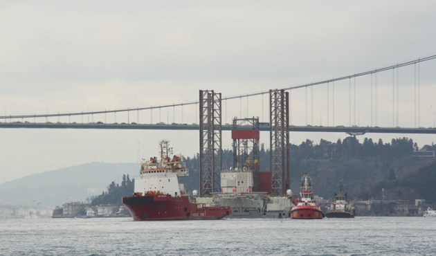 Dev platform Boğaz’dan geçti