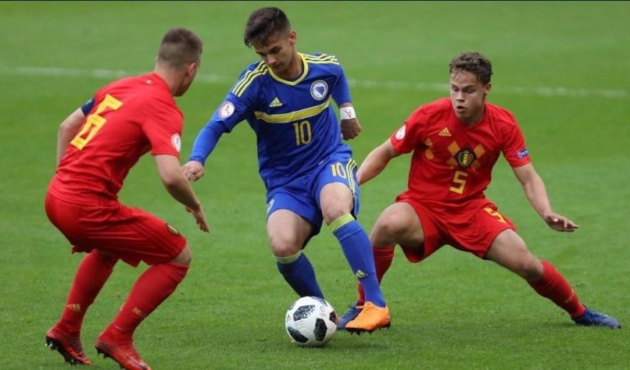 Fenerbahçe için sürpriz iddia! 17'lik Bosnalı...