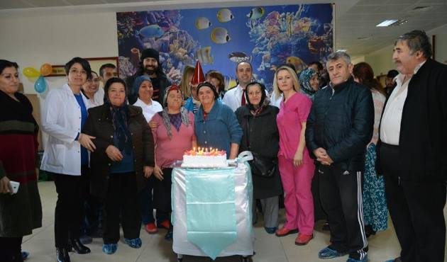 Amasya'da Uğur Pektaş’tan diyaliz hastalarına moral ziyareti