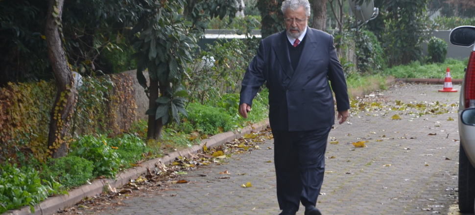Metin Akpınar ilk imzasını attı!