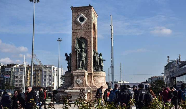 Taksim Meydanı'na çıkan yollar kapatıldı!
