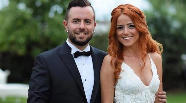 Rock müziğin sevilen ismi Emre Aydın evlendi