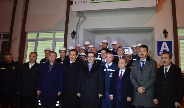 Enerji ve Tabii Kaynaklar Bakanı Fatih Dönmez,  Yeni Yılı SEDAŞ İşletme Bakım Ekipleri İle Karşıladı