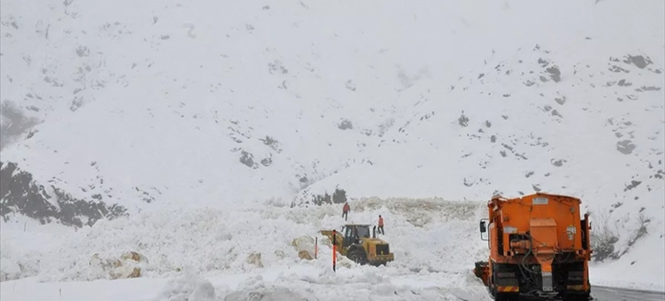 Hakkari - Şırnak karayolu trafiğe kapandı...
