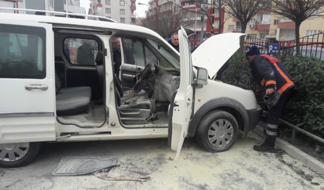 Siirt’te araç alev topuna döndü