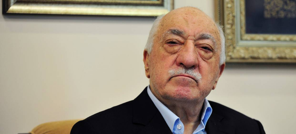 Tek tek odaya alıp Kur’an-ı Kerim’e el bastırdılar!