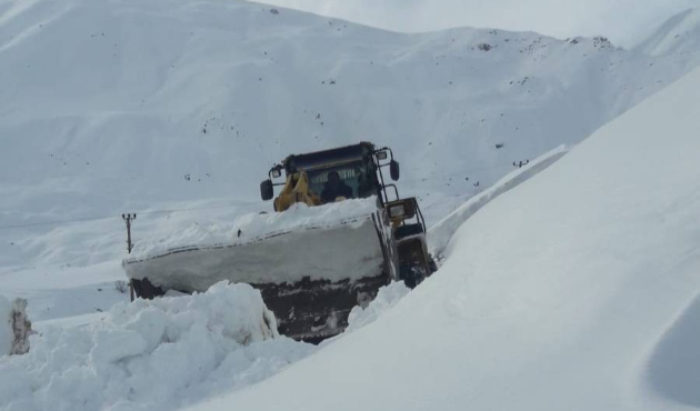Hakkari-Şırnak karayolu temizleme çalışması bitti