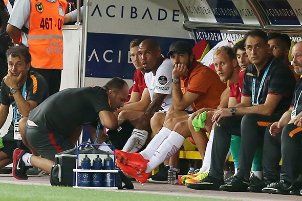 Selçuk İnan Galatasaray kariyerinde bir ilki yaşadı!