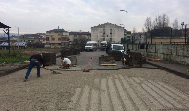 Bartın belediyesi parke ve yol çalışmalarını sürdürüyor
