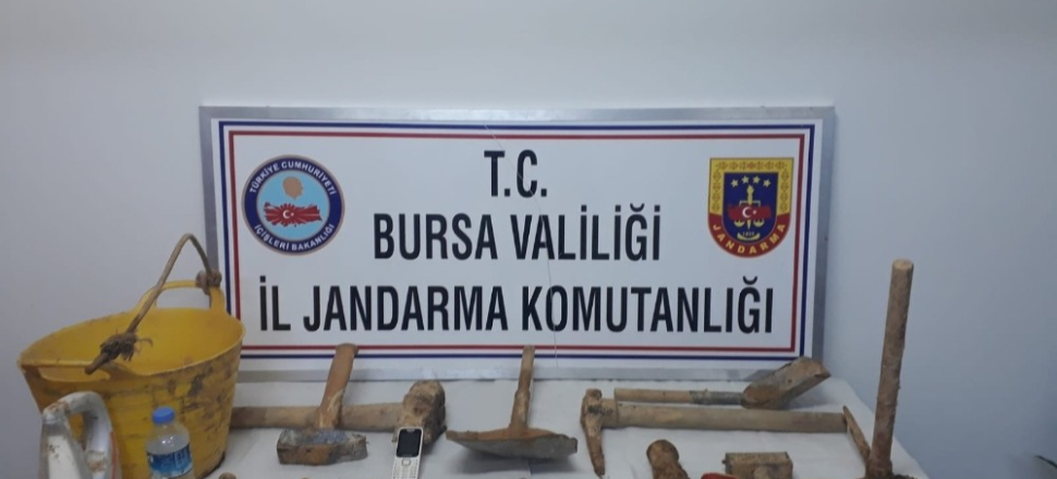 Bursa'da jandarmadan kaçak kazı baskını
