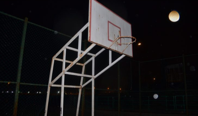 Bunalıma girdi, kendisini basket potasına astı!