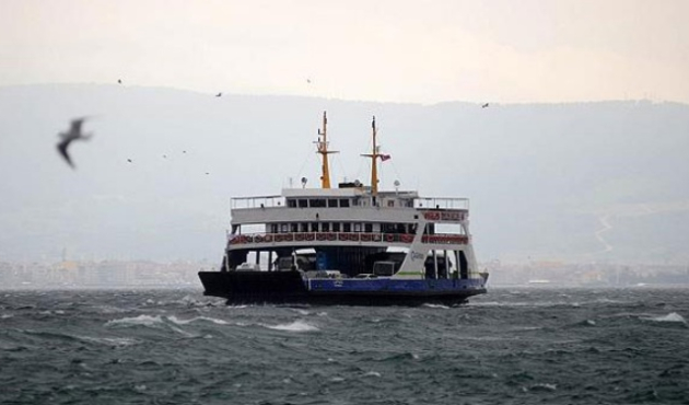 Vapur ve feribot seferlerine fırtına engeli!