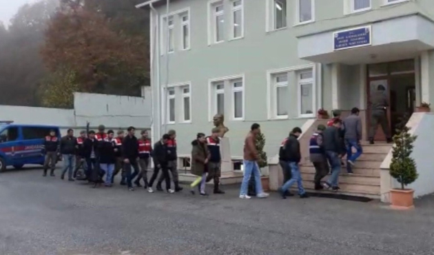77 kaçak göçmen Kocaeli'de yakalandı