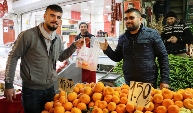 10 poşet getirene 1 kilo portakal bedava!