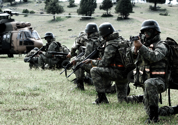 600 asker Irak'a girip PKK'lılara cehennemi yaşattı!
