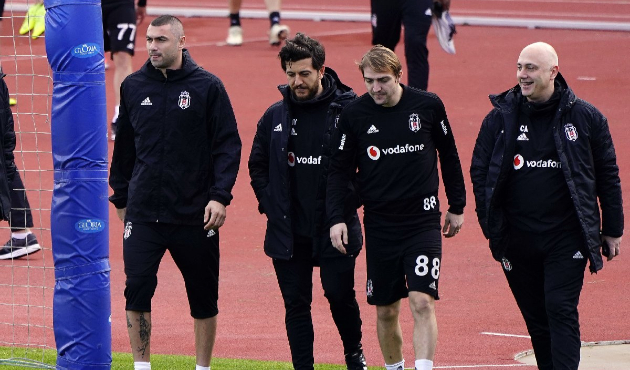 Beşiktaş'ın çocuğu olmak için temizliğe başladı...