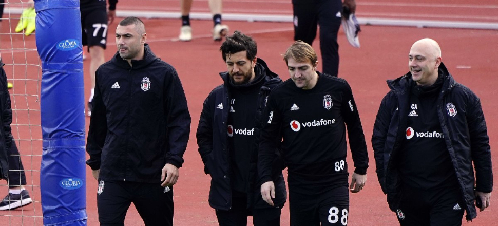 Beşiktaş'ın çocuğu olmak için temizliğe başladı...