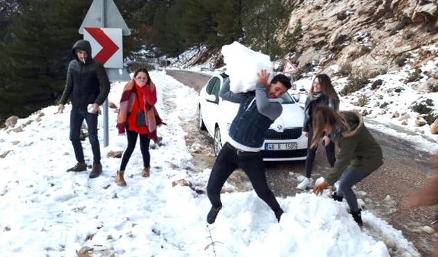 Datça'ya 3 Yıl sonra kar yağdı!