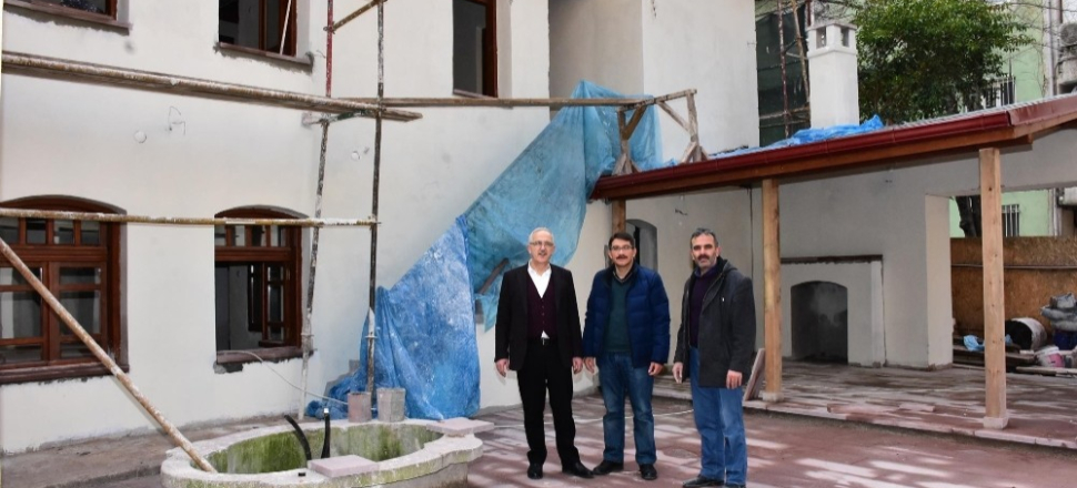 Bilen ve Çelik, tarihi Manisa evini gezdi