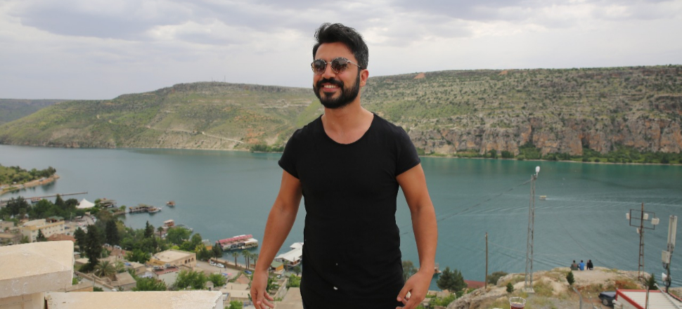 "İnternette tanıştı, takside darp etti!"