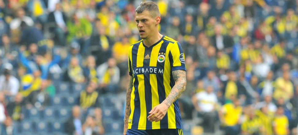 Yıldız futbolcunun menajerinden şok sözler!