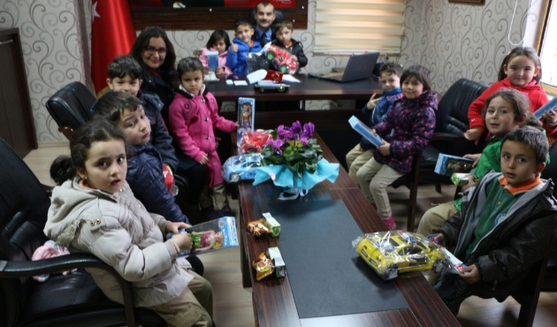 Kütahya'da minikler kurumları ziyaret ederek meslekleri tanıyor
