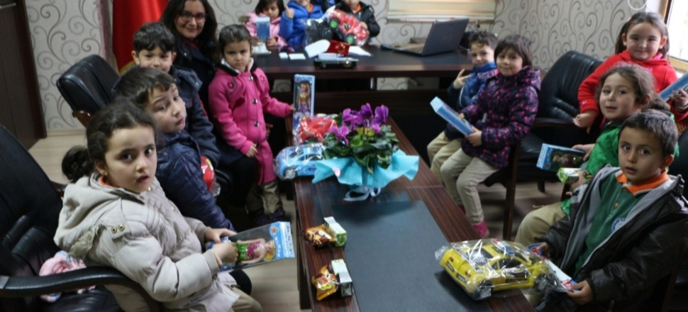 Kütahya'da minikler kurumları ziyaret ederek meslekleri tanıyor
