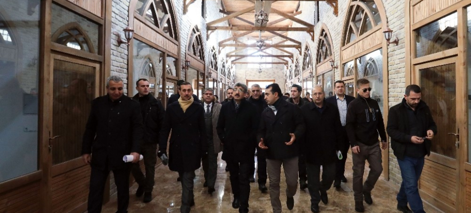 Van'da Vali Bilmez, peynirciler ve sakatatçılar çarşısını ziyaret etti
