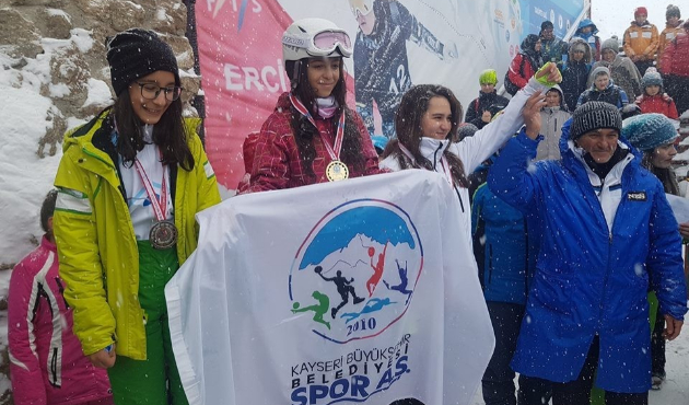 Kayseri Erciyes'te Kayak İl Birinciliği sona erdi