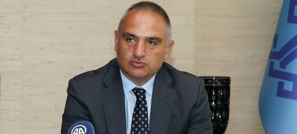 Sinemadaki hasılat kavgasına Bakan Ersoy el koydu!